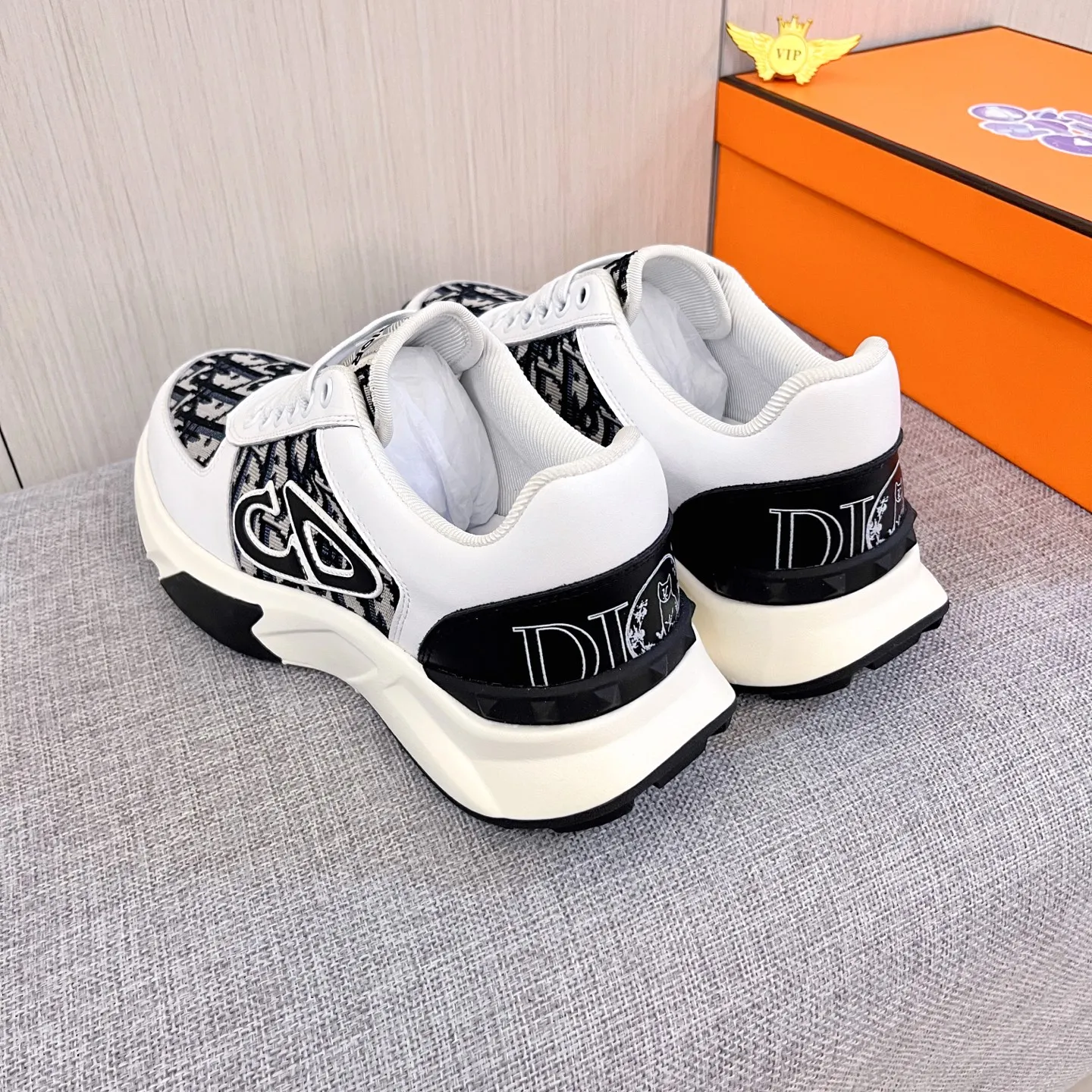 Men's Men's Shoes Men's Shoes💰 460 Men's Men's Shoes💰[Dior]🔥Men's high-end brand of shoes official website 1:1 latest masterpiece: the upper is made of Italian imported first-layer cowhide with a comfortable and breathable lining➕original non-slip and wear-resistant outsole🔥, making walking more convenient and comfortable! An exclusive new model, a stunning work, a beautiful 1:1 replica [color] compared to the official quality! Create a fashionable personality to set off your uniqueness! A must-have for trendy men! Classic🔥Size: 38-44 Color: 🔥Multiple colors available🔥